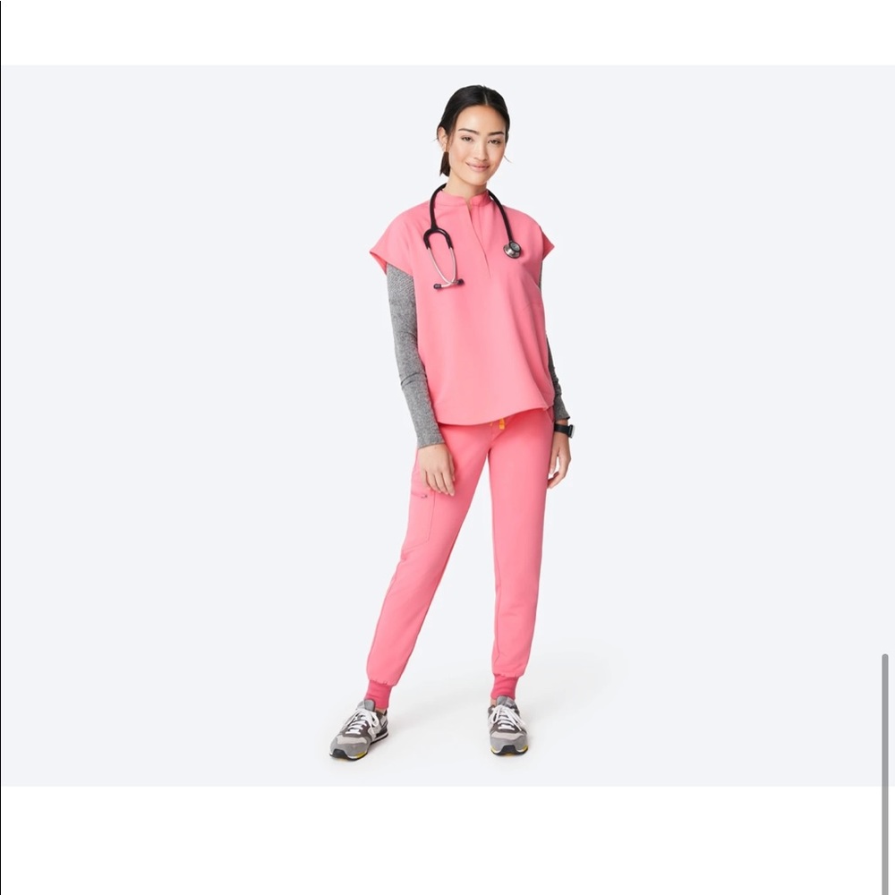NWT FIGS Zamora Joggers Scrubs Pants in Neon Pink - Picture 8 of 11